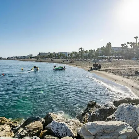 Go- Golden Banus By Roomservices *