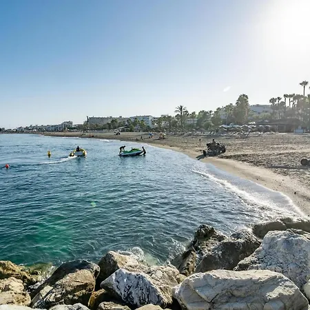 Go- Golden Banus By Roomservices *