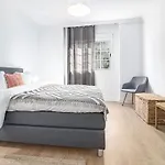 Go- Golden Banus By Roomservices Μαρμπέλλα