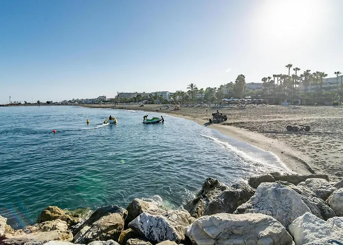 Go- Golden Banus By Roomservices *