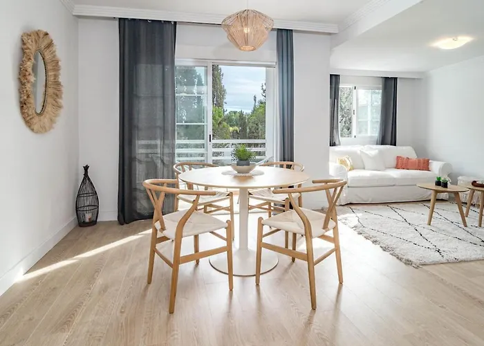 Apartment Go- Golden Banus By Roomservices