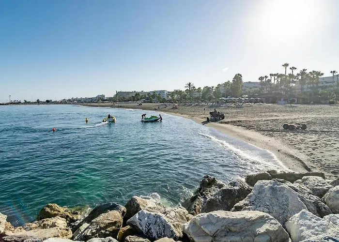 Go- Golden Banus By Roomservices *